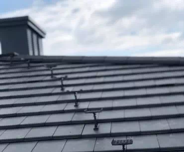 Podstawki na piorunochron na dachu